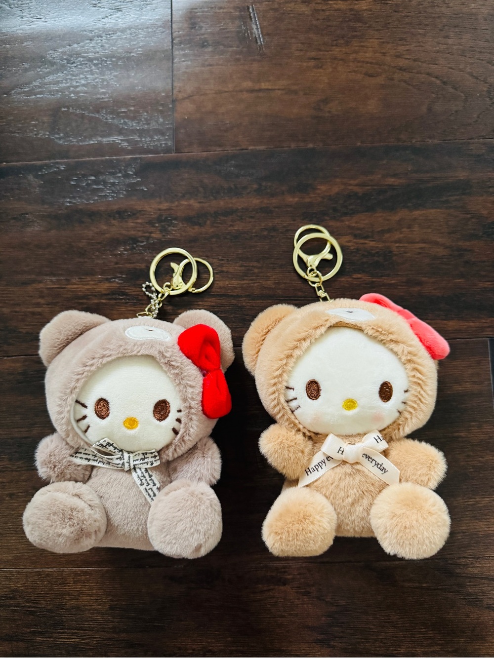 Kitty Plush Keychain Duo in Tan and Light Brown with Red Bows